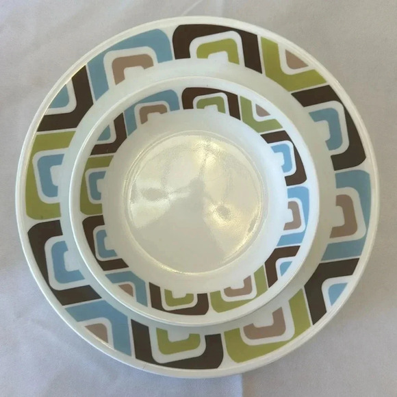 Corelle SQUARED Geometric Dinner Plates and Side Plates 16 Pcs. Service for 8 - Picture 3 of 5